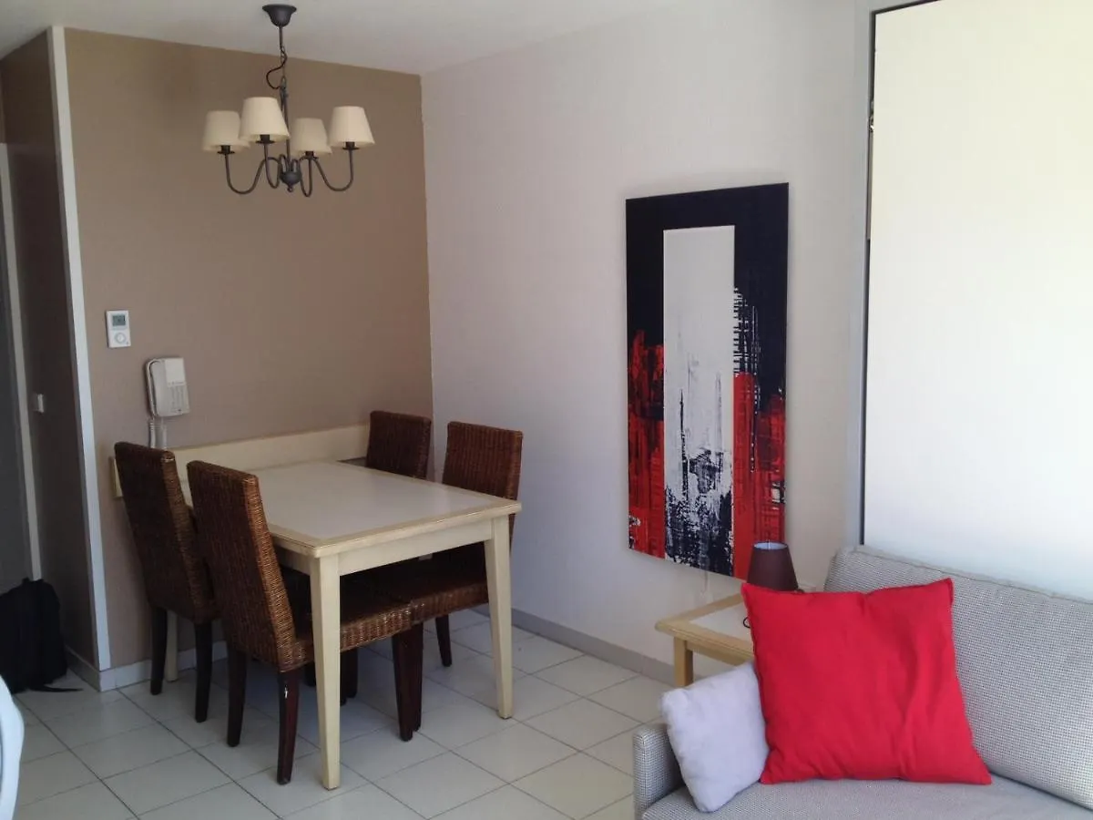Apartment T2 Vue Mer 50M De La Plage A Giens Hyeres