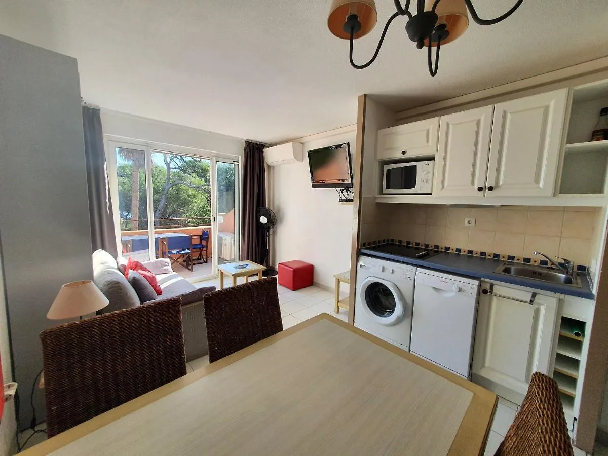 Apartment T2 Vue Mer 50M De La Plage A Giens Hyeres